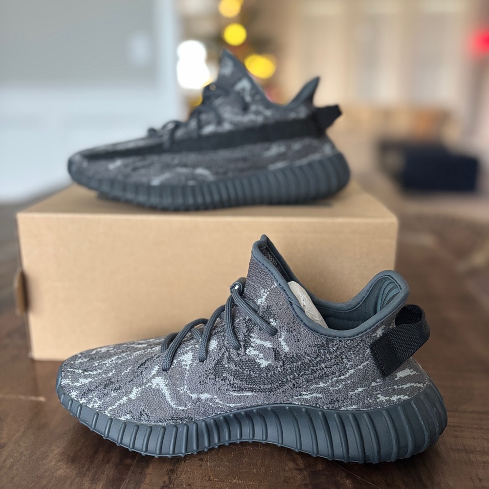 🖤 Yeezy Boost 350 V2 “MX Dark Salt” – Men’s 6.5 / Women’s 7.5 – Worn Twice